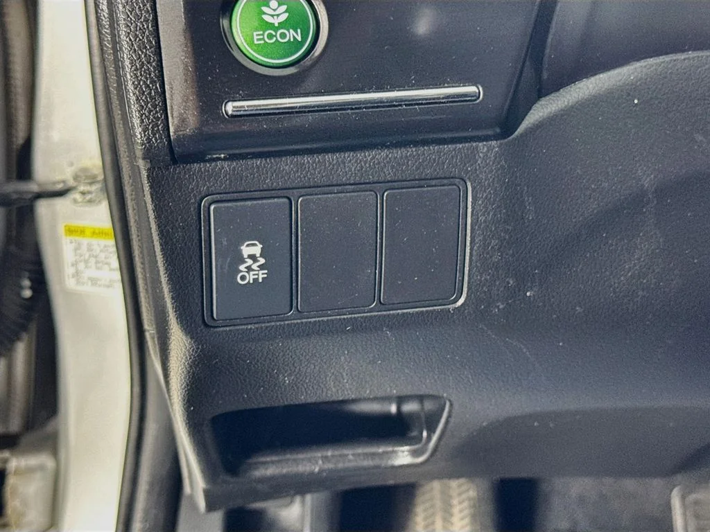 Used 2013 Silver Honda LX image 11