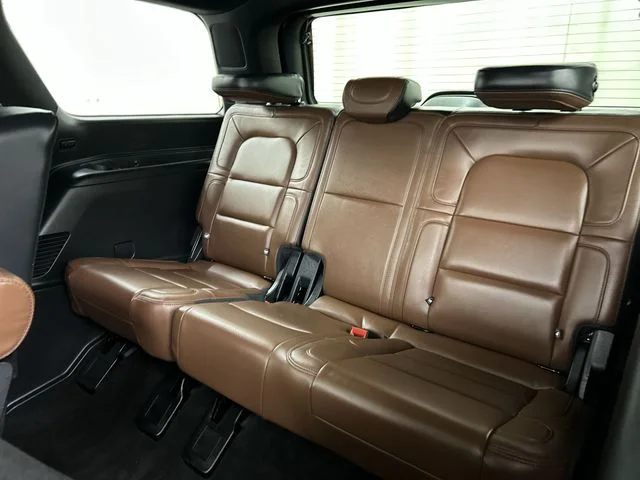 Used 2024 White Lincoln Reserve image 28