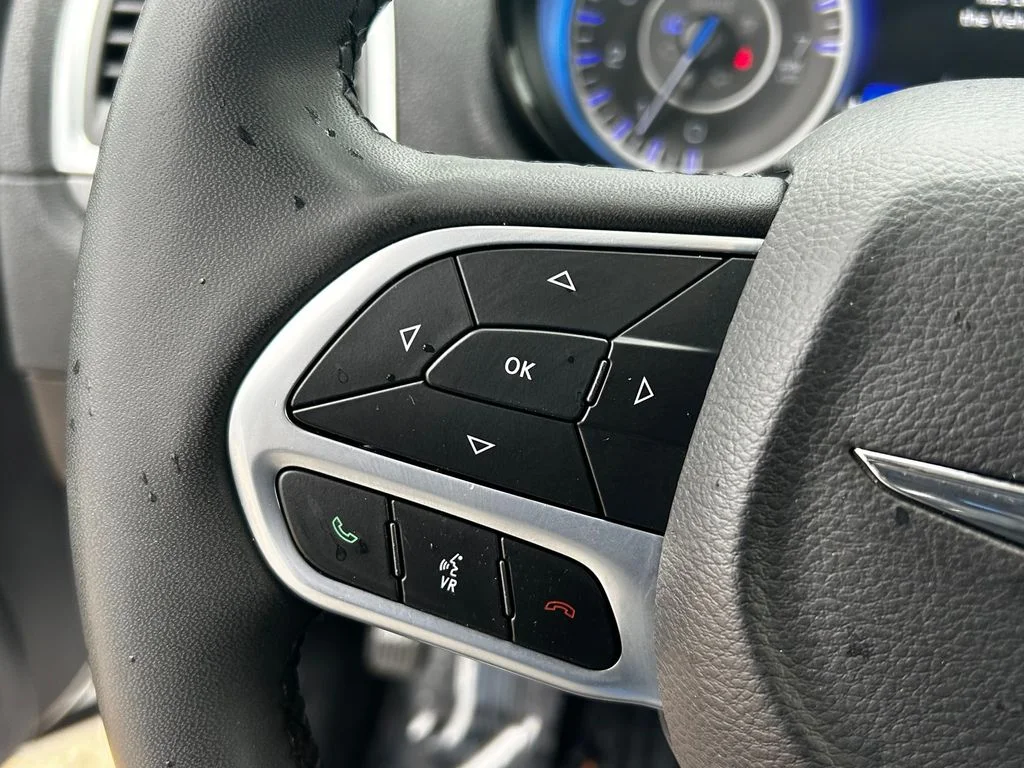 Used 2023 White Chrysler Touring image 46