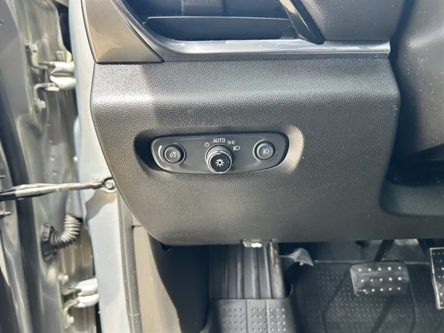 Used 2018 Brown CHEVROLET LT Cloth image 26