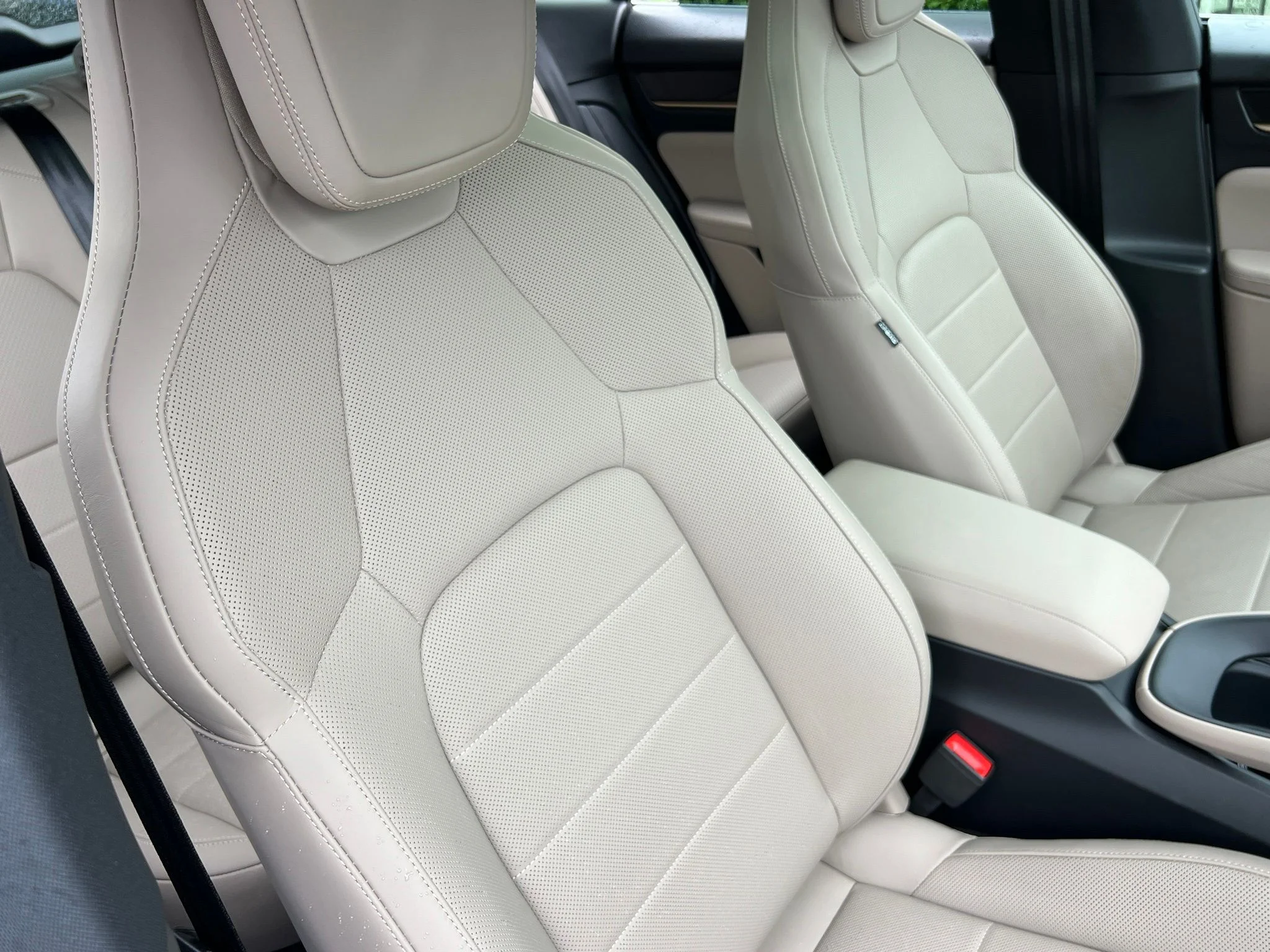 Used 2025 White Porsche 4 image 18