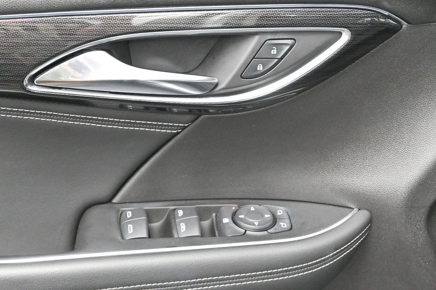 Used 2023 Moonstone Gray Metallic Buick Preferred image 12