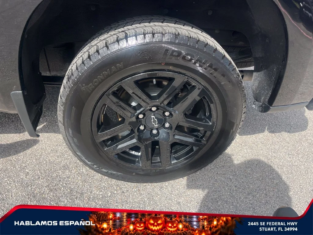 Used 2023 BLACK Chevrolet RST image 9