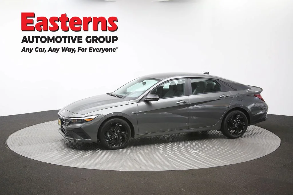 Used 2026 Gray Hyundai SEL Sport image 58