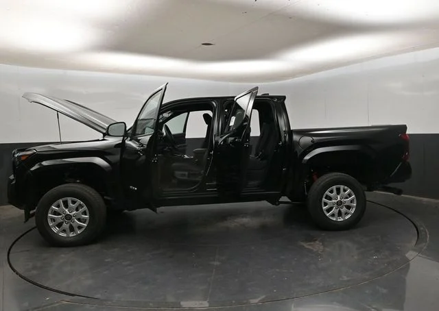 2026 Toyota Tacoma SR5 - Photo 36
