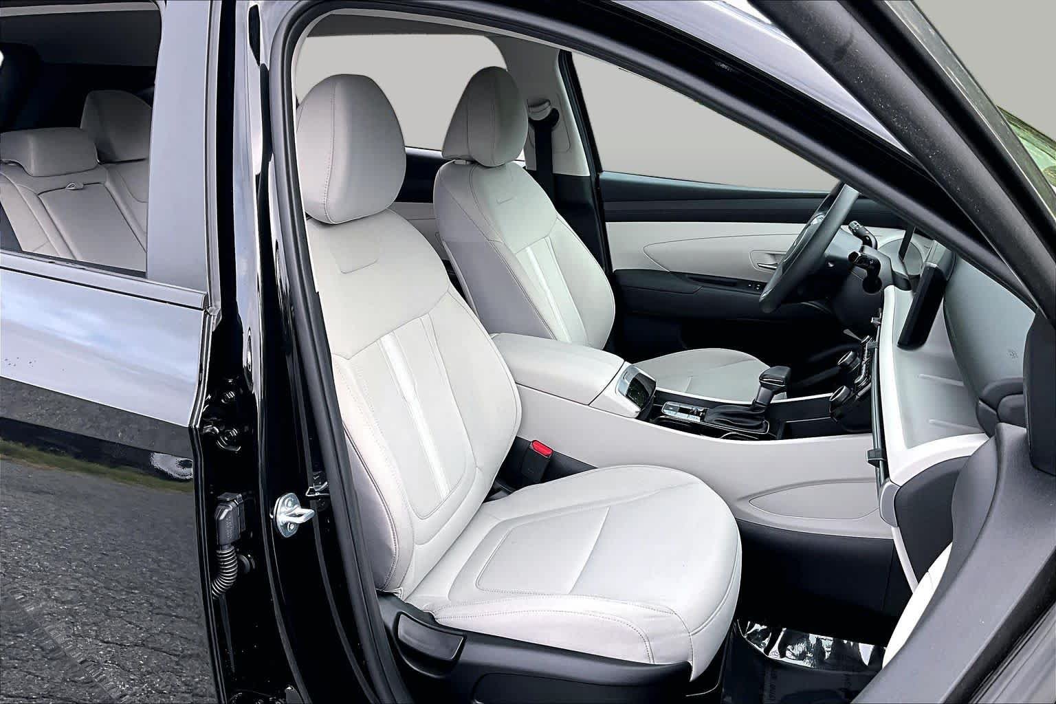 Used 2026 Phantom Black Hyundai SEL image 8