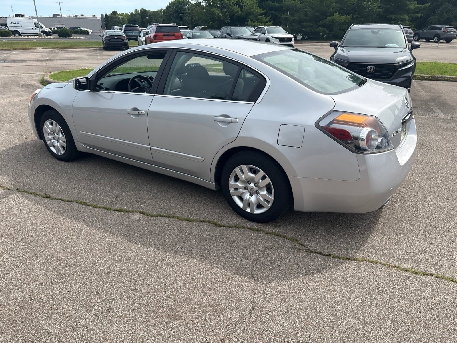 Used 2011 Brilliant Silver Metallic Nissan 2.5 S image 6