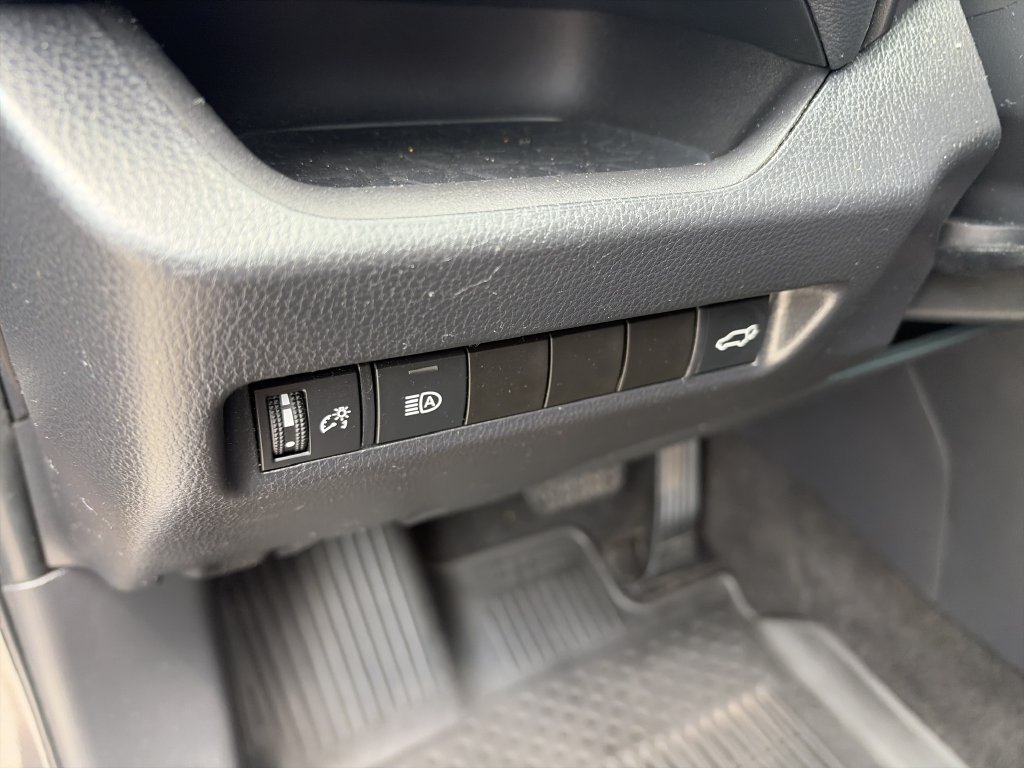Used 2022 Gray Toyota XLE Premium image 19