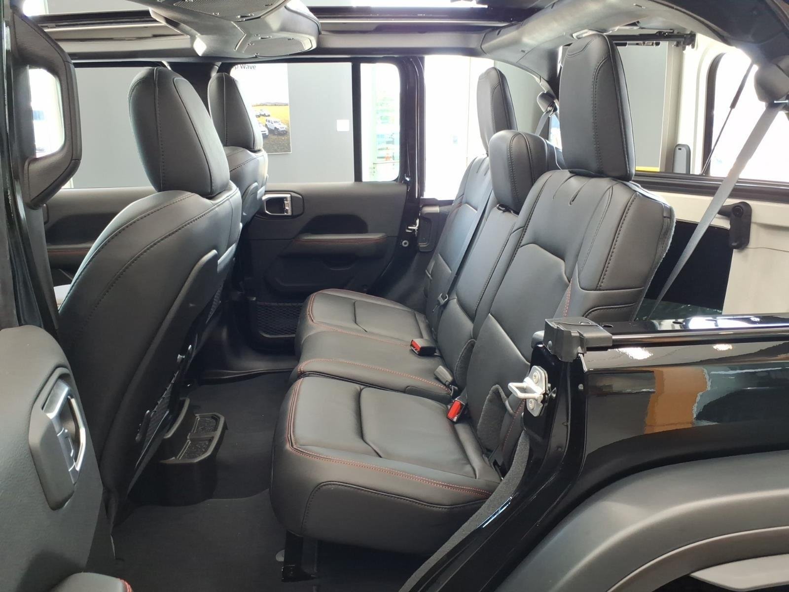 New 2026 Black Clear-Coat Exterior Paint Jeep  image 23
