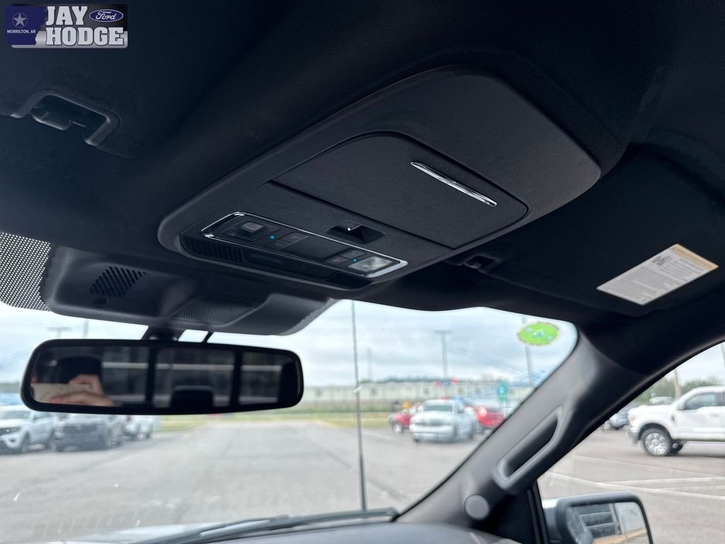Used 2025 Silver Ford Lariat image 29