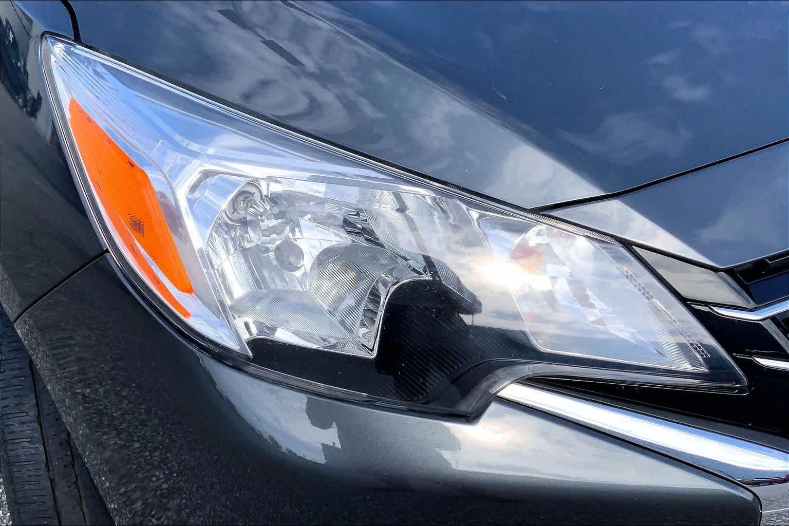 Used 2024 Graphite Gray Metallic Mitsubishi ES image 26