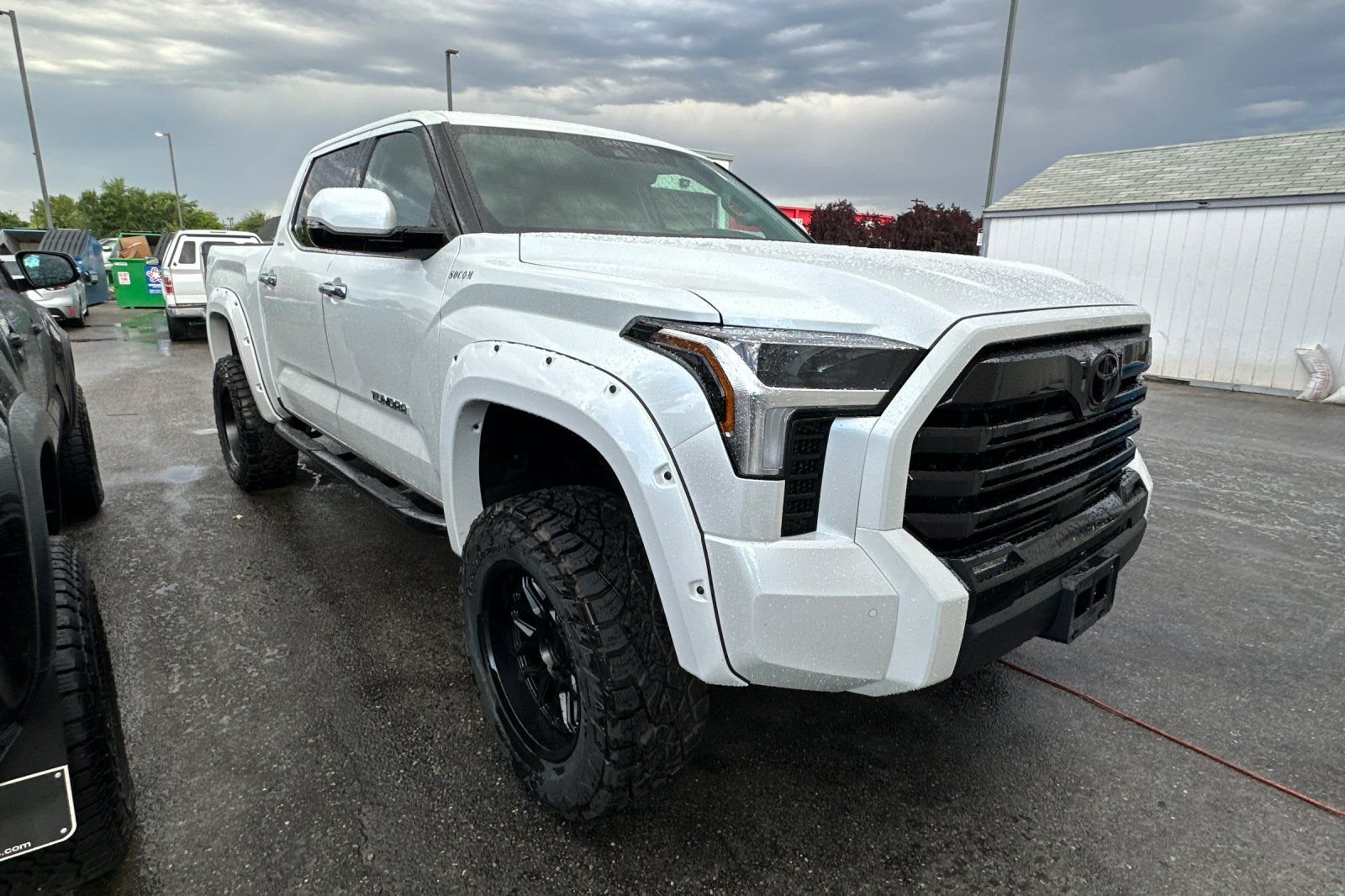 Used 2022  Toyota Limited image 2