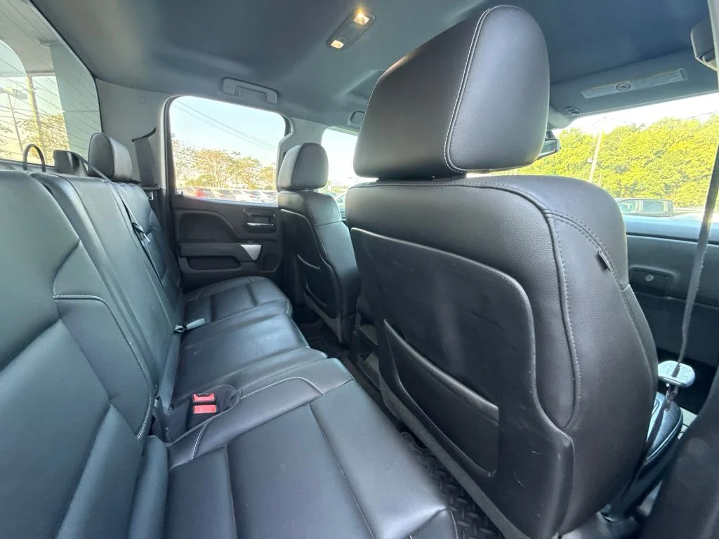 Used 2015 Silver Chevrolet LT image 40