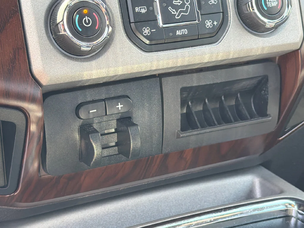 Used 2016 Black Ford Lariat image 28