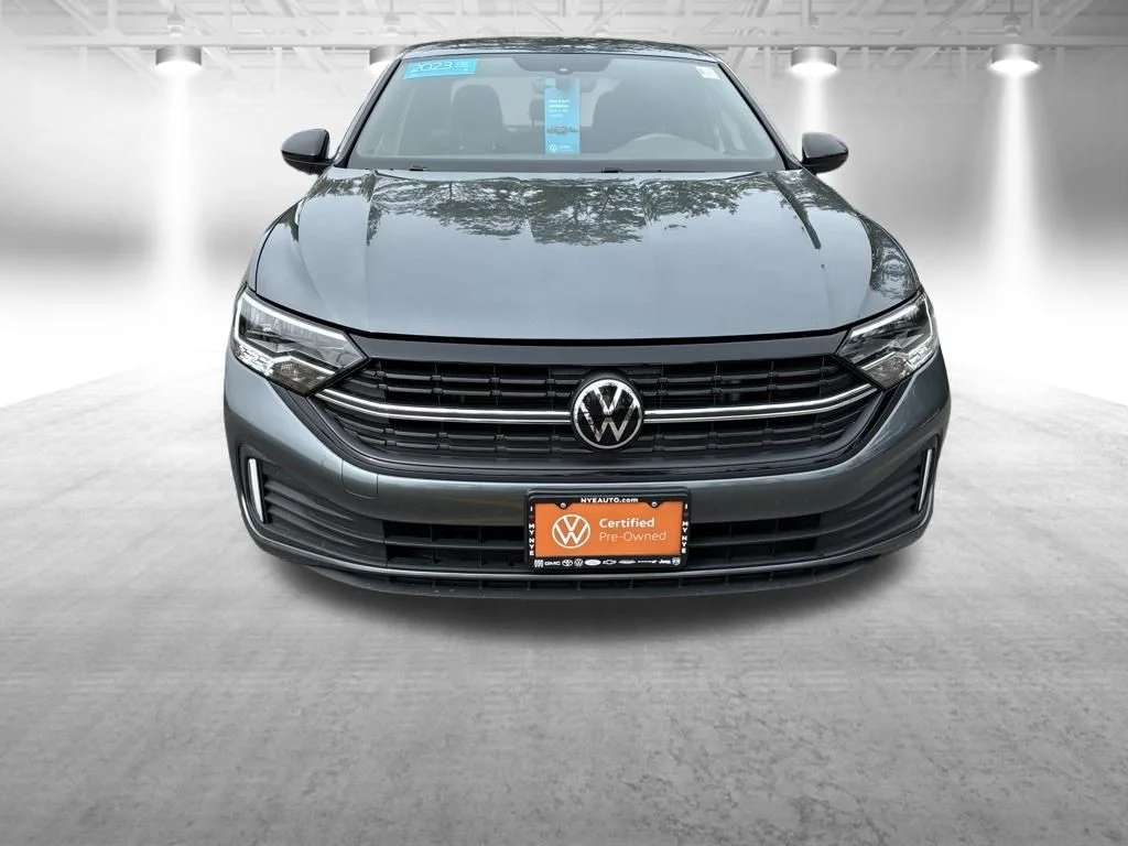 Used 2023 Gray Volkswagen 1.5T Sport image 9