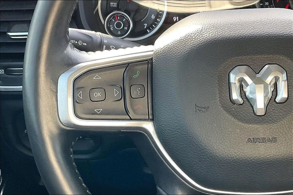 Used 2022  Ram Laramie image 10
