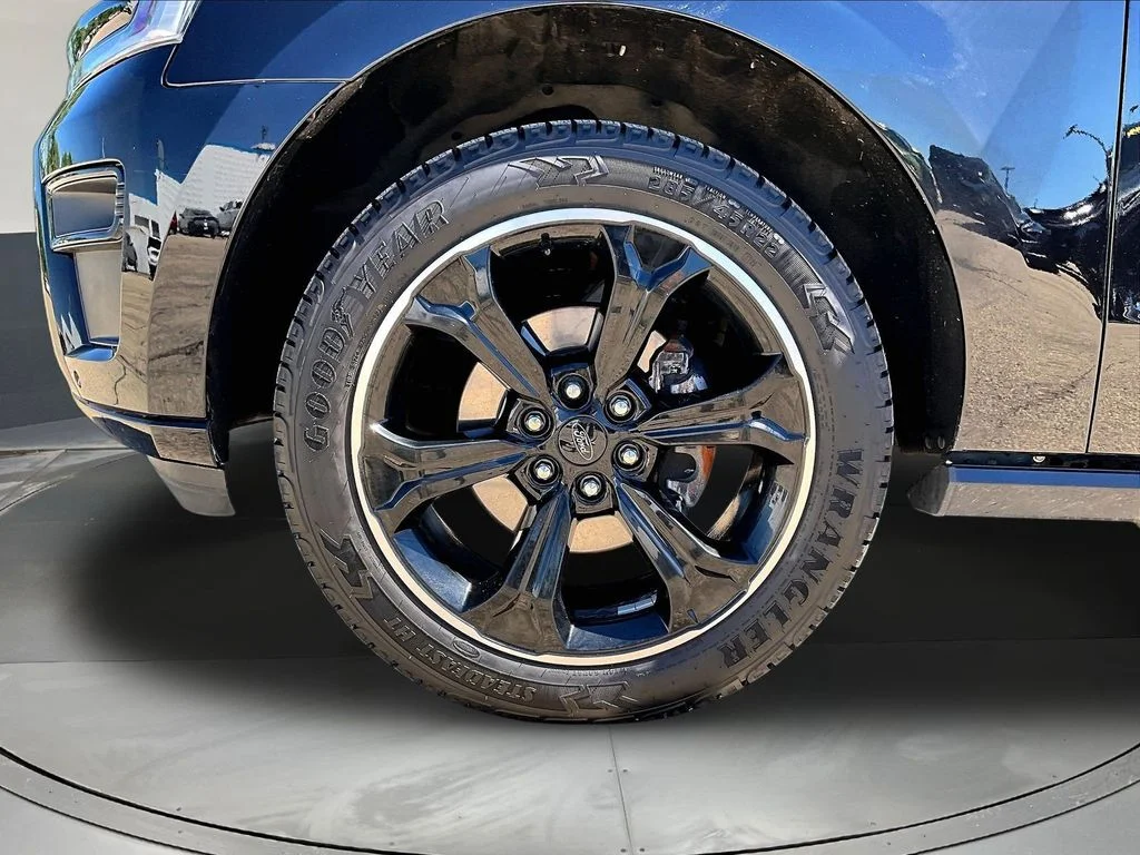 Used 2022 Black Ford Limited image 36