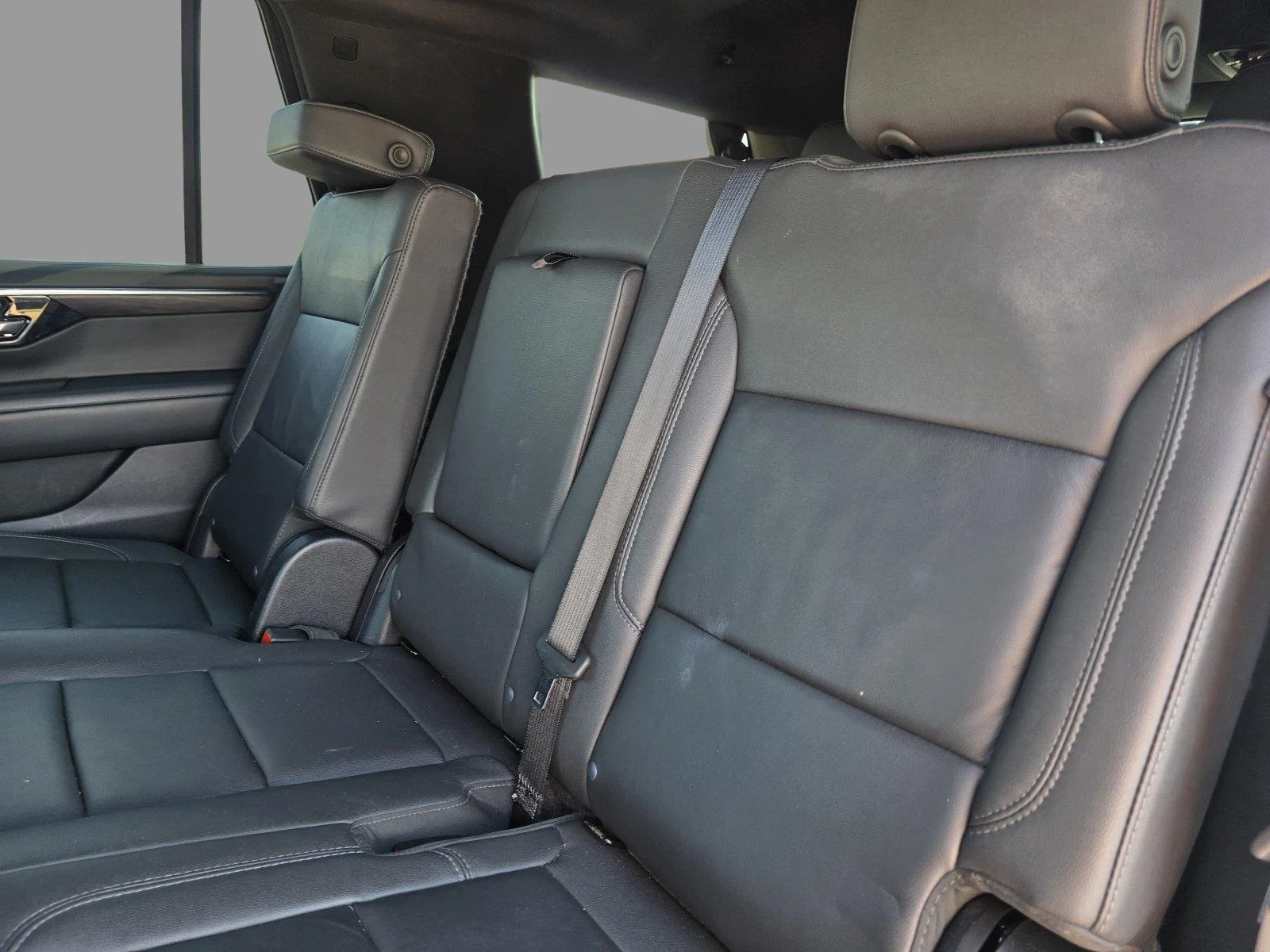 Used 2025 Dark Ash Metallic Chevrolet LT image 27
