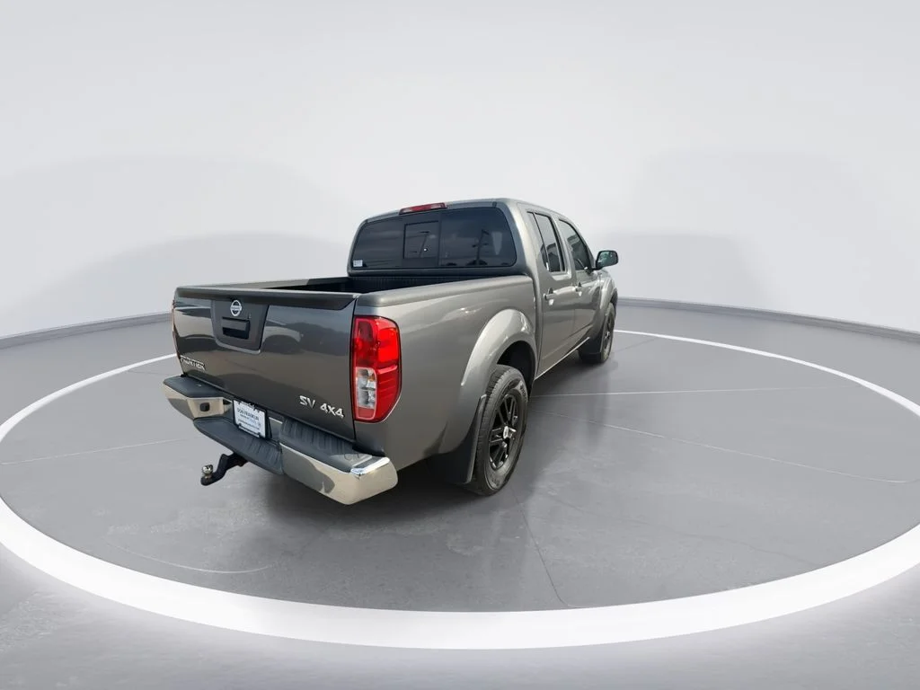 Used 2019 Gray Nissan SV image 8