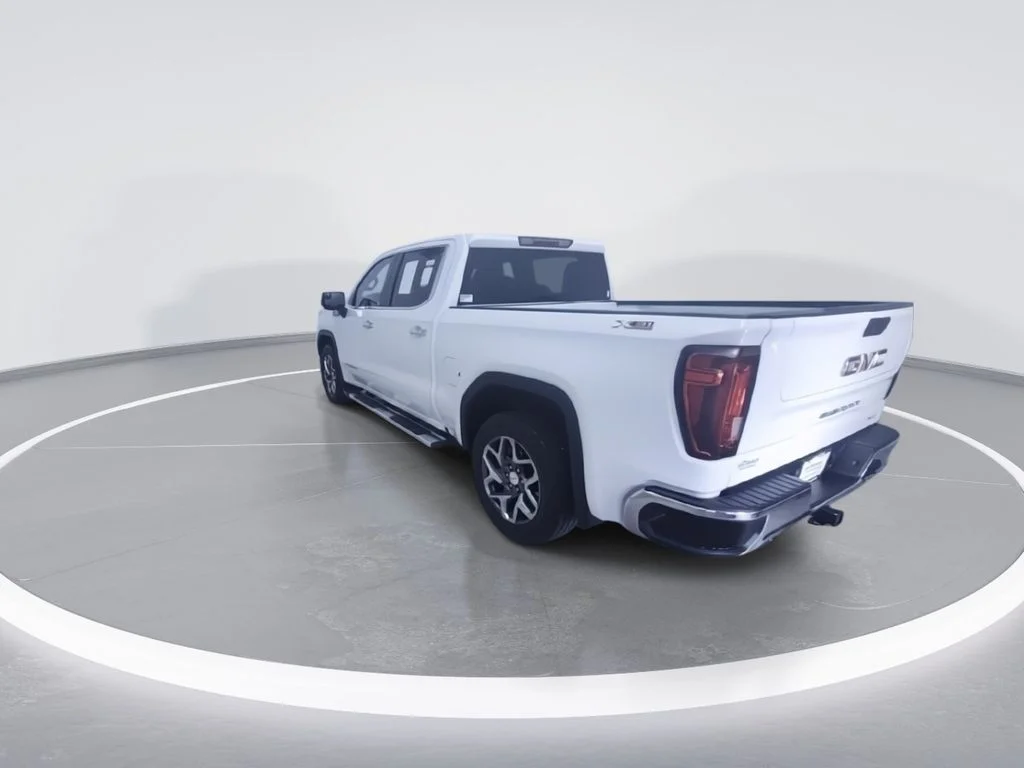 Used 2022 White GMC SLT image 8