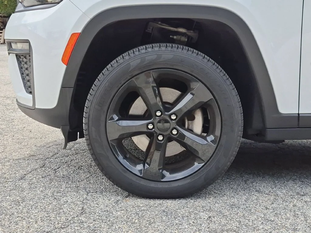 Used 2026 White Jeep Limited image 33
