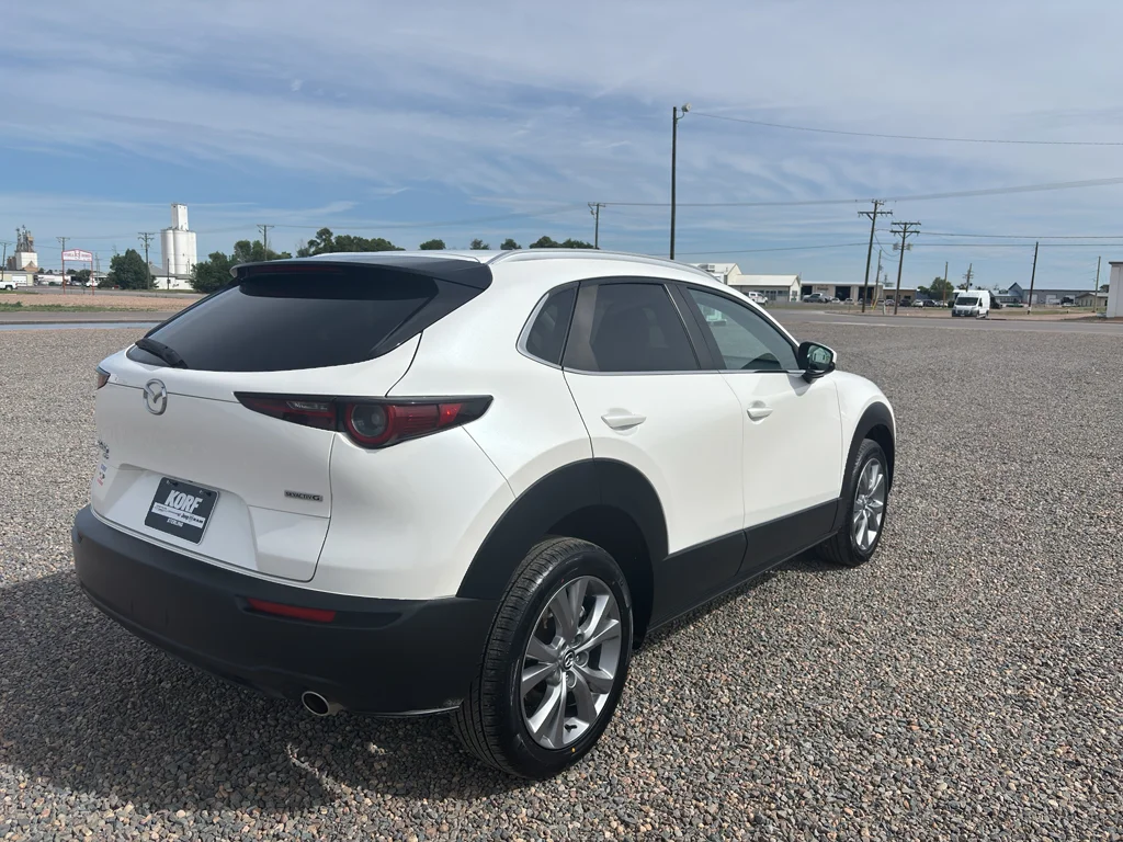 Used 2022 Snowflake White Pearl Mica Mazda 2.5 S Select Package image 5