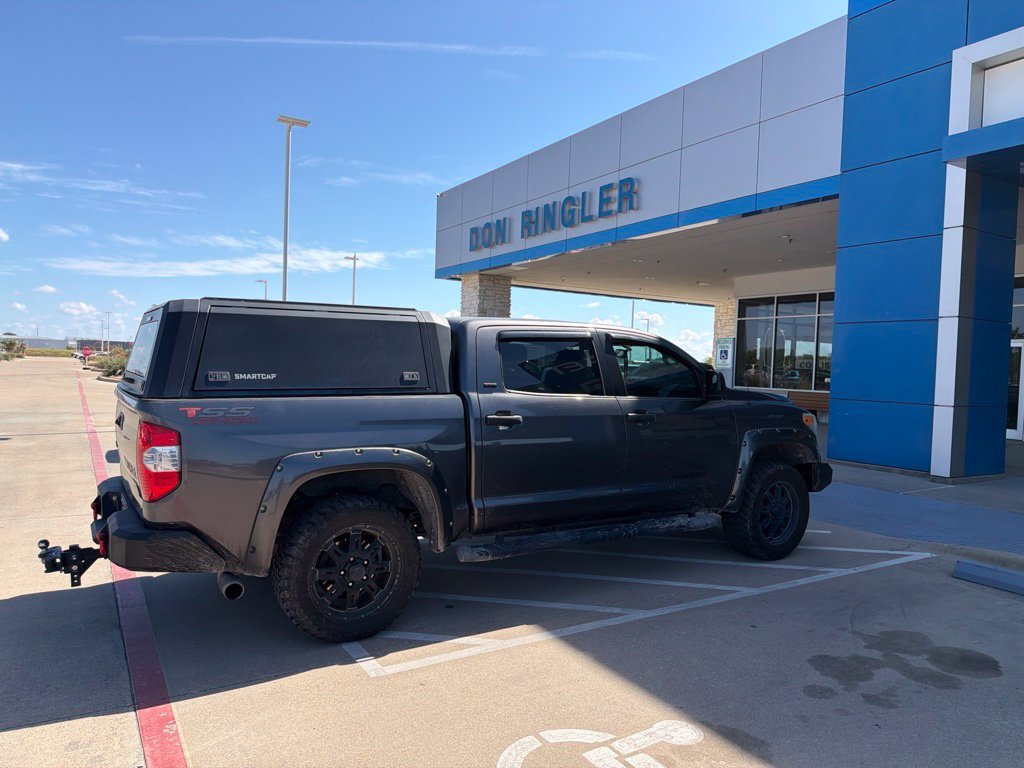 Used 2016 Gray Toyota SR5 image 2