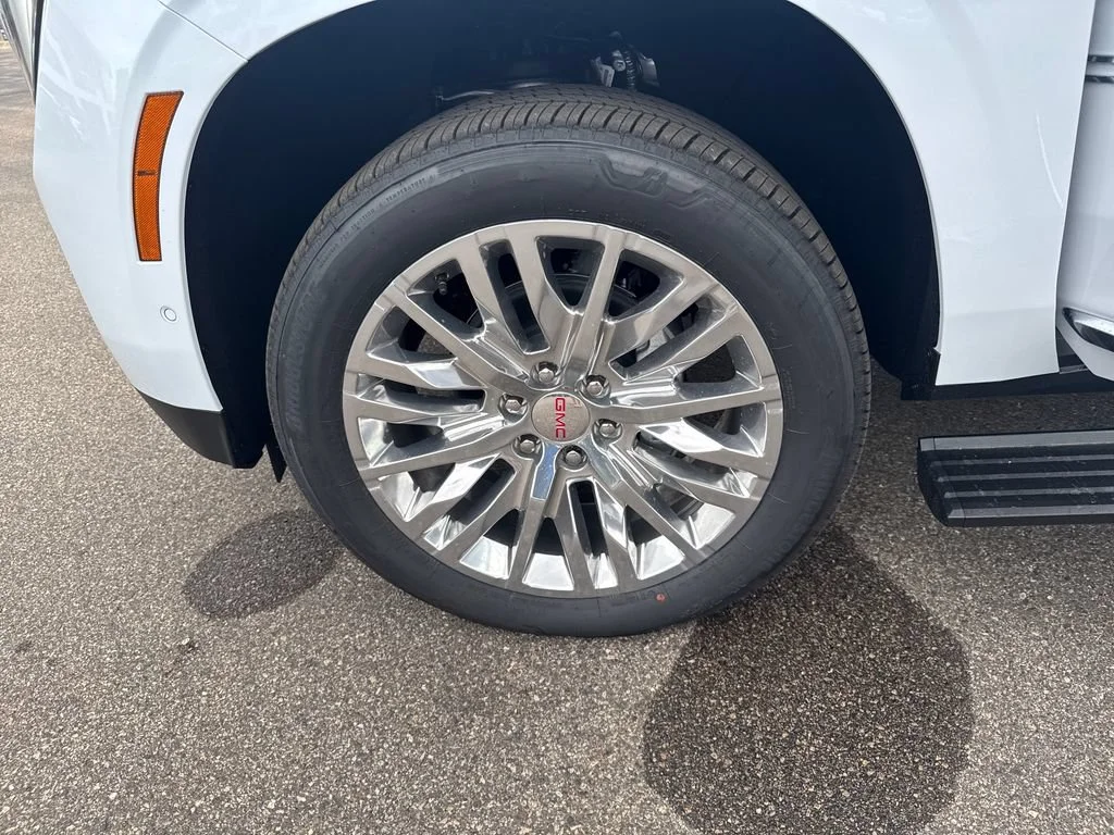 2026 GMC Yukon XL Denali - Photo 27