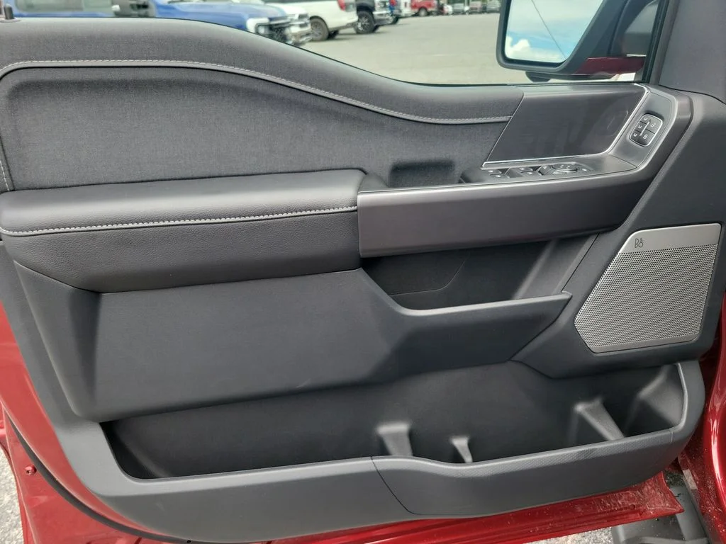 New 2026 Ruby Red Metallic Tinted Clearcoat Ford Lariat® image 27