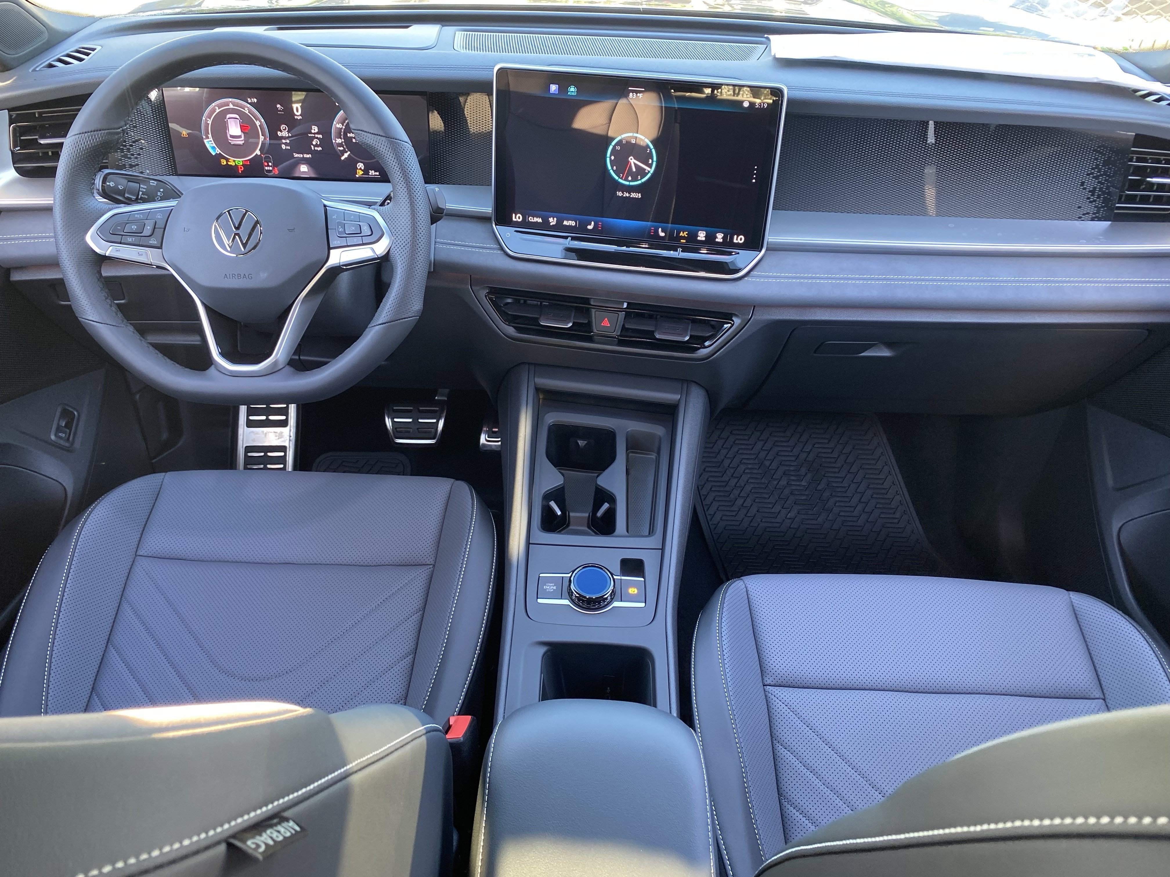 2026 Volkswagen Tiguan SE R-LINE BLACK - Photo 11