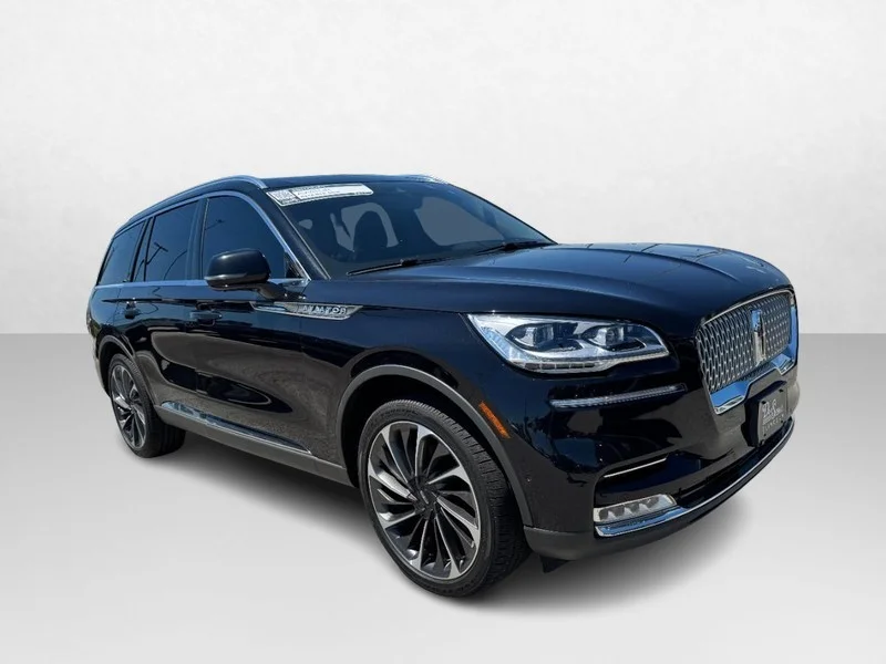 Used 2023 Infinite Black Metallic Clearcoat Lincoln Reserve AWD image 3