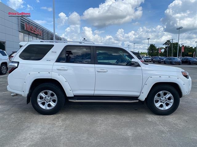 Used 2016 Super White Toyota SR5 image 4