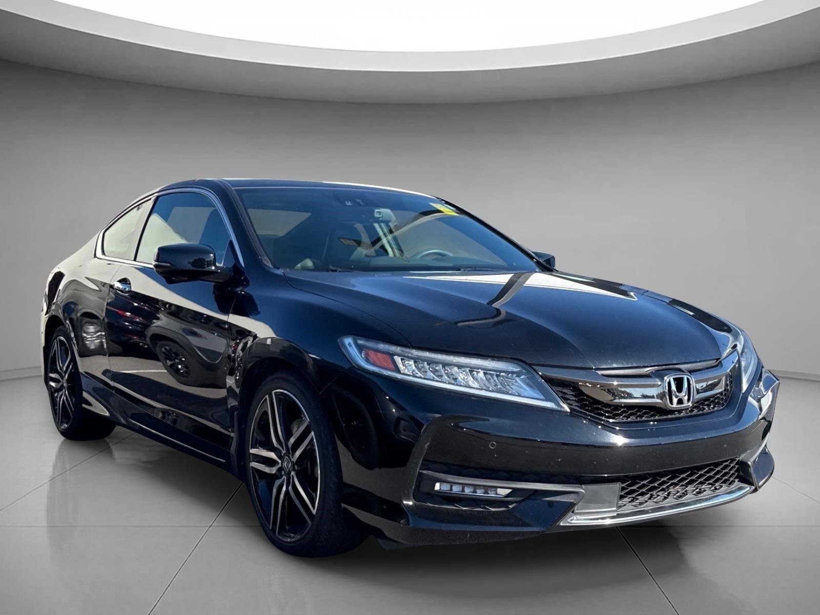 Used 2017 Crystal Black Pearl Honda Touring image 21