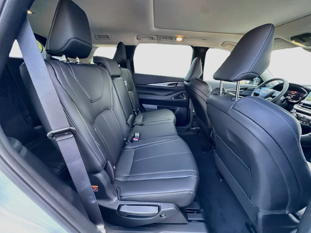 New 2027 White INFINITI LUXE image 30