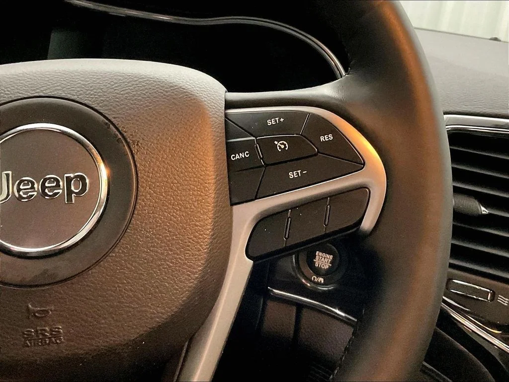 Used 2020 Gray Jeep Limited image 22