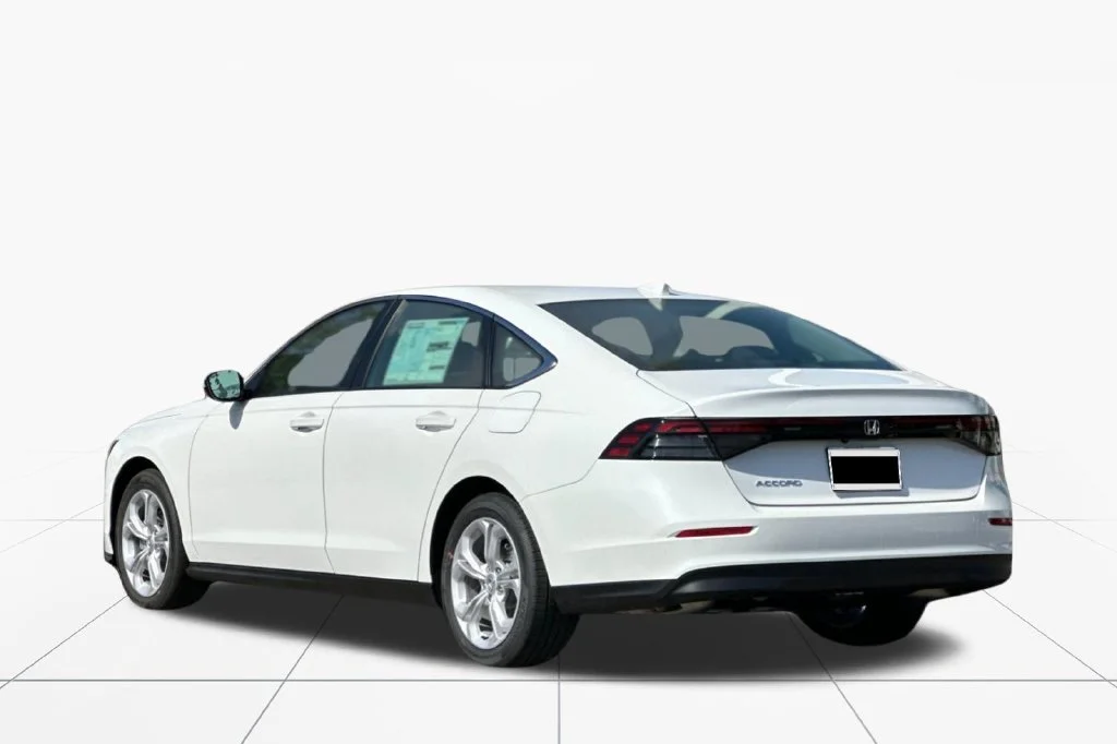 New 2026 Platinum White Pearl Honda LX image 6