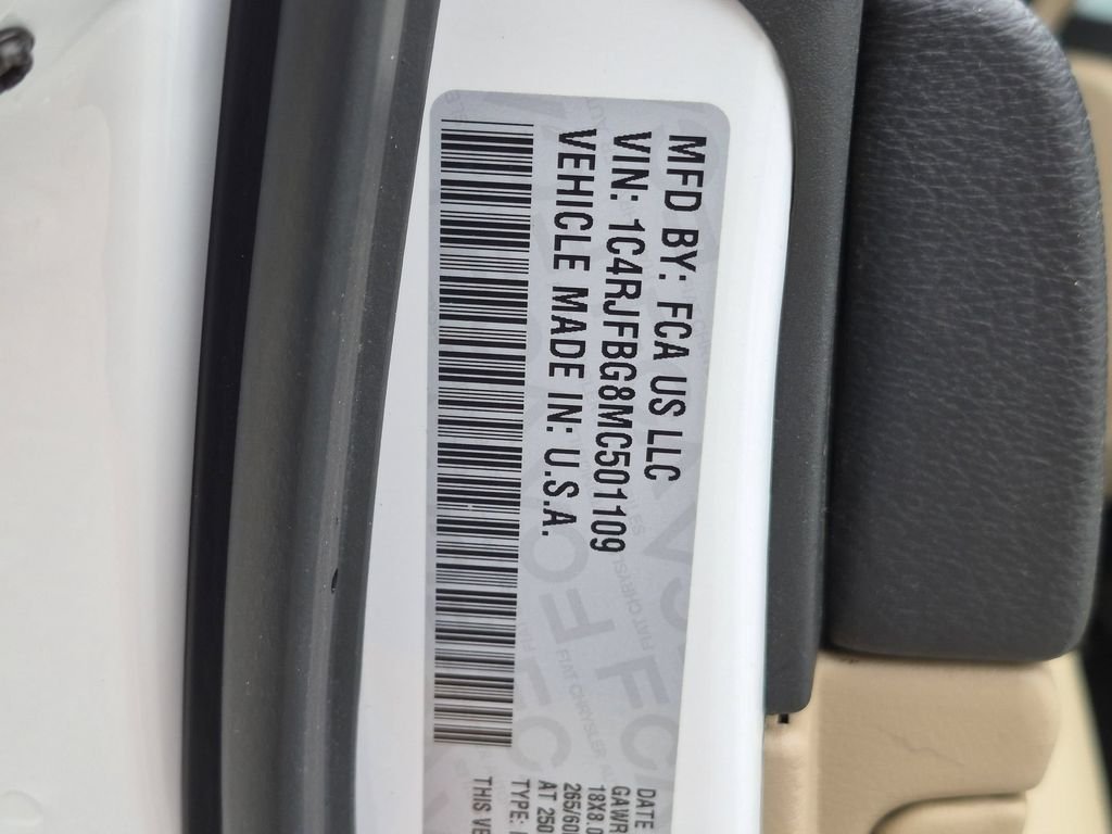 Used 2021 White Jeep Limited image 31