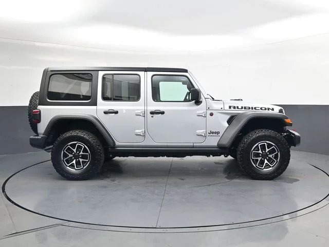 Used 2024 Silver Jeep Rubicon image 3