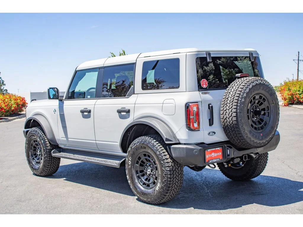 New 2026 AVALANCHE GRAY Ford Outer Banks image 6
