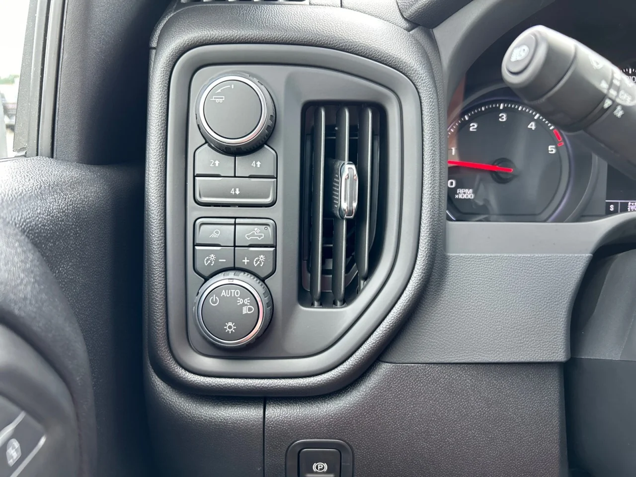 2026 Chevrolet Silverado 2500 HD Custom - Photo 14