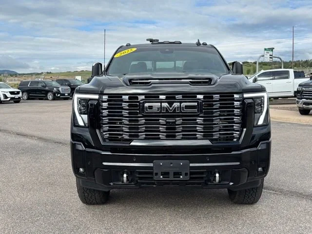 Used 2025 Onyx Black GMC Denali Ultimate image 9