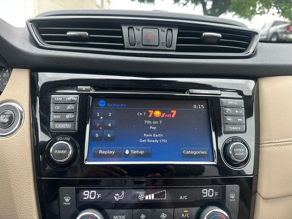 Used 2017 White Nissan SL image 17
