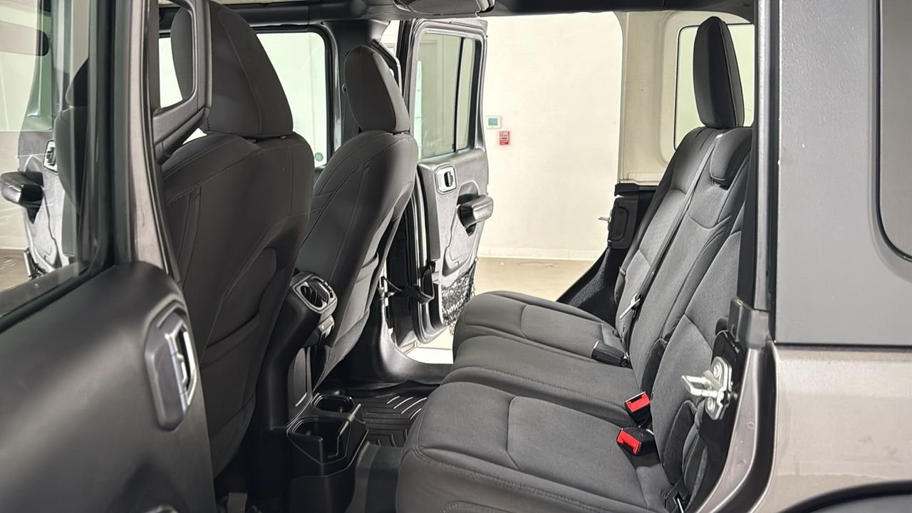 Used 2018 Gray Jeep Unlimited Sport S image 15