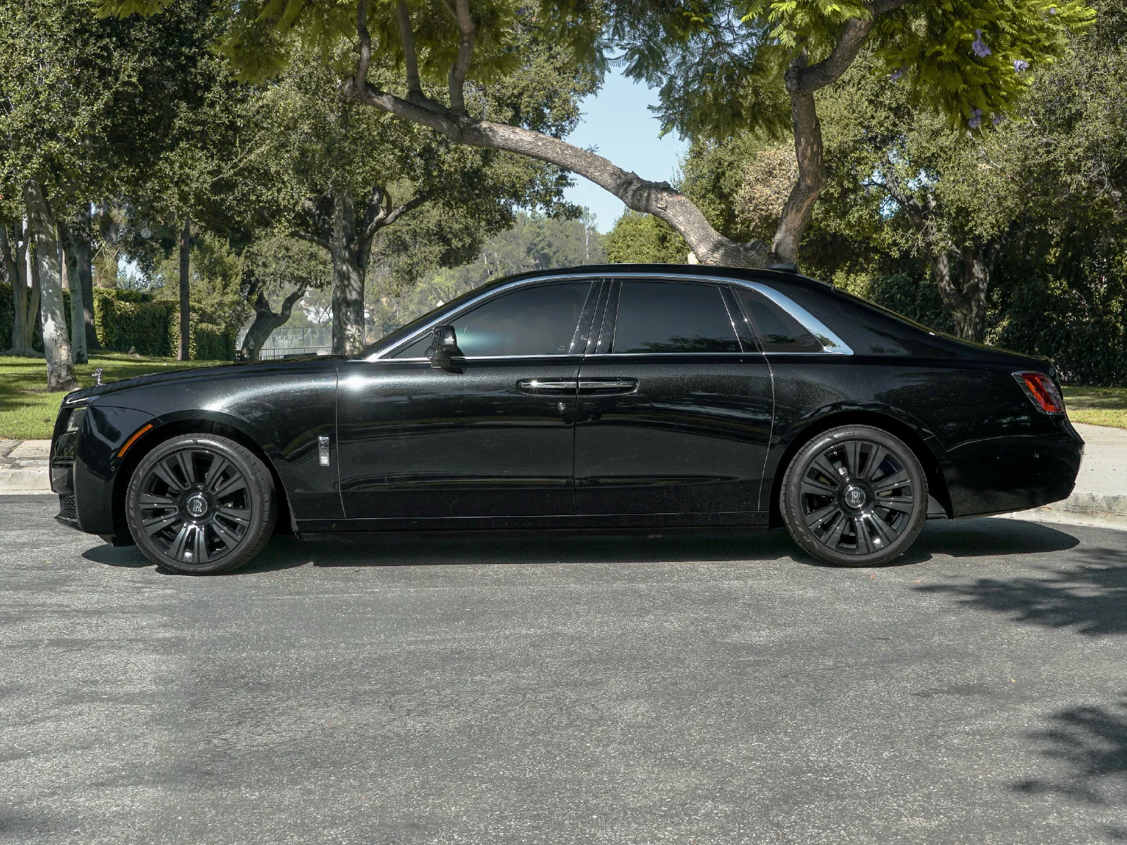 Certified Used 2021 Black Diamond Rolls-Royce  image 3