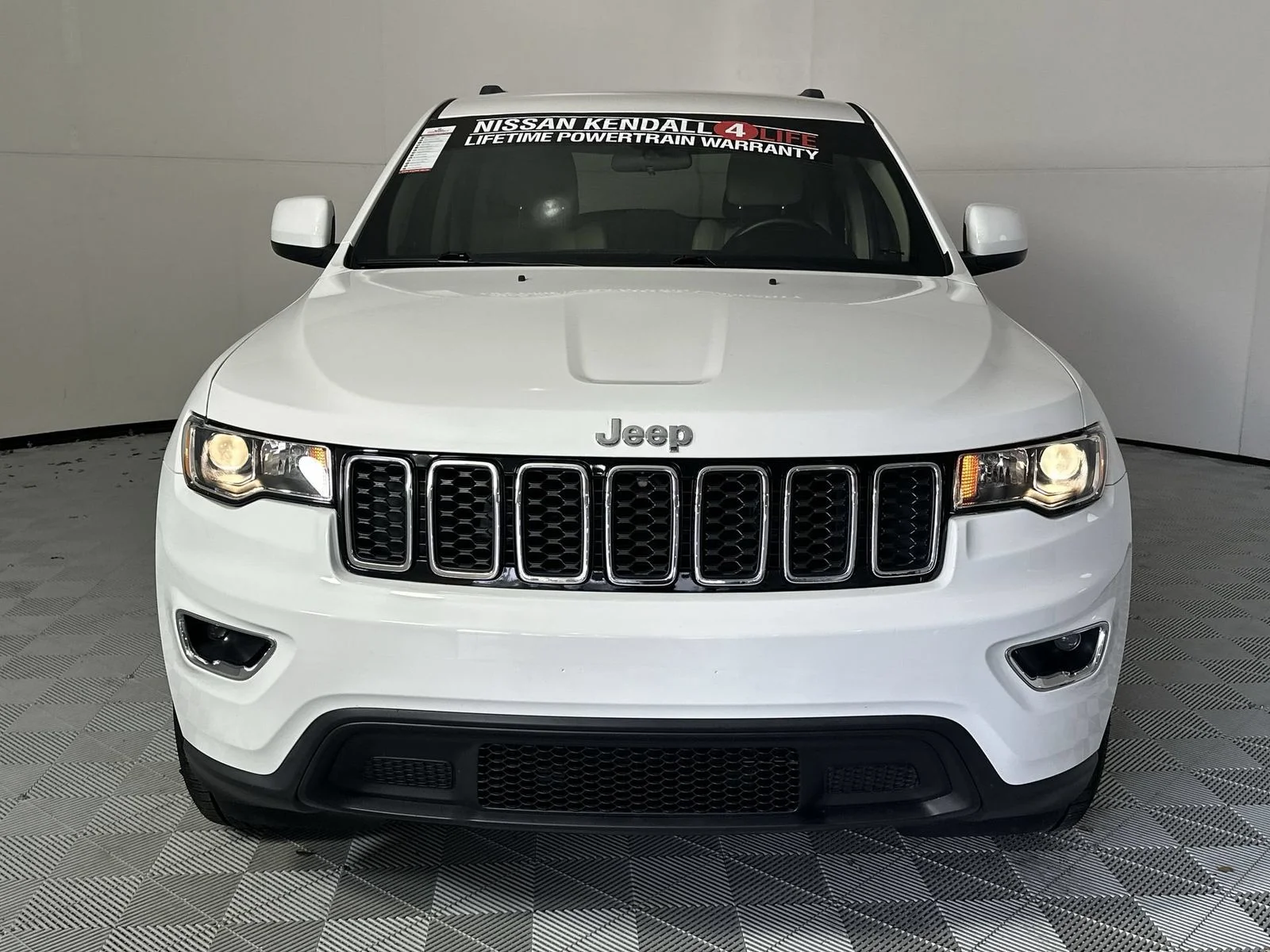 Used 2021 White Jeep Laredo E image 3