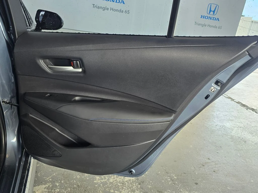 Used 2022  Toyota SE image 26
