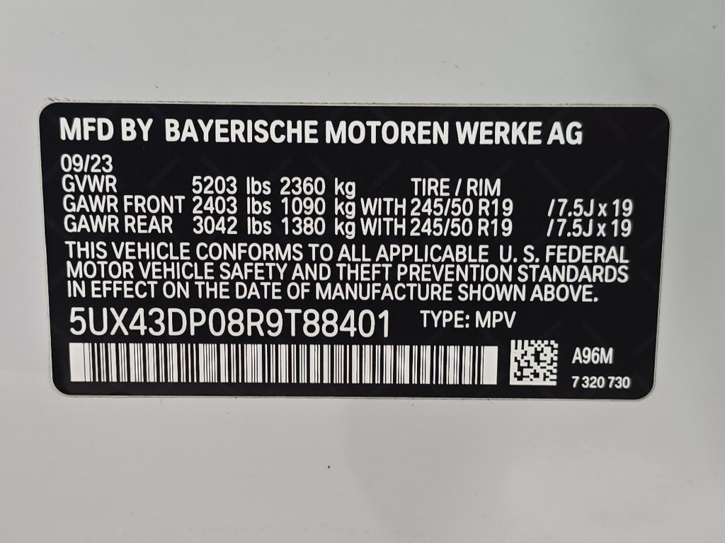 Used 2024 Mineral White Metallic BMW sDrive30i image 34