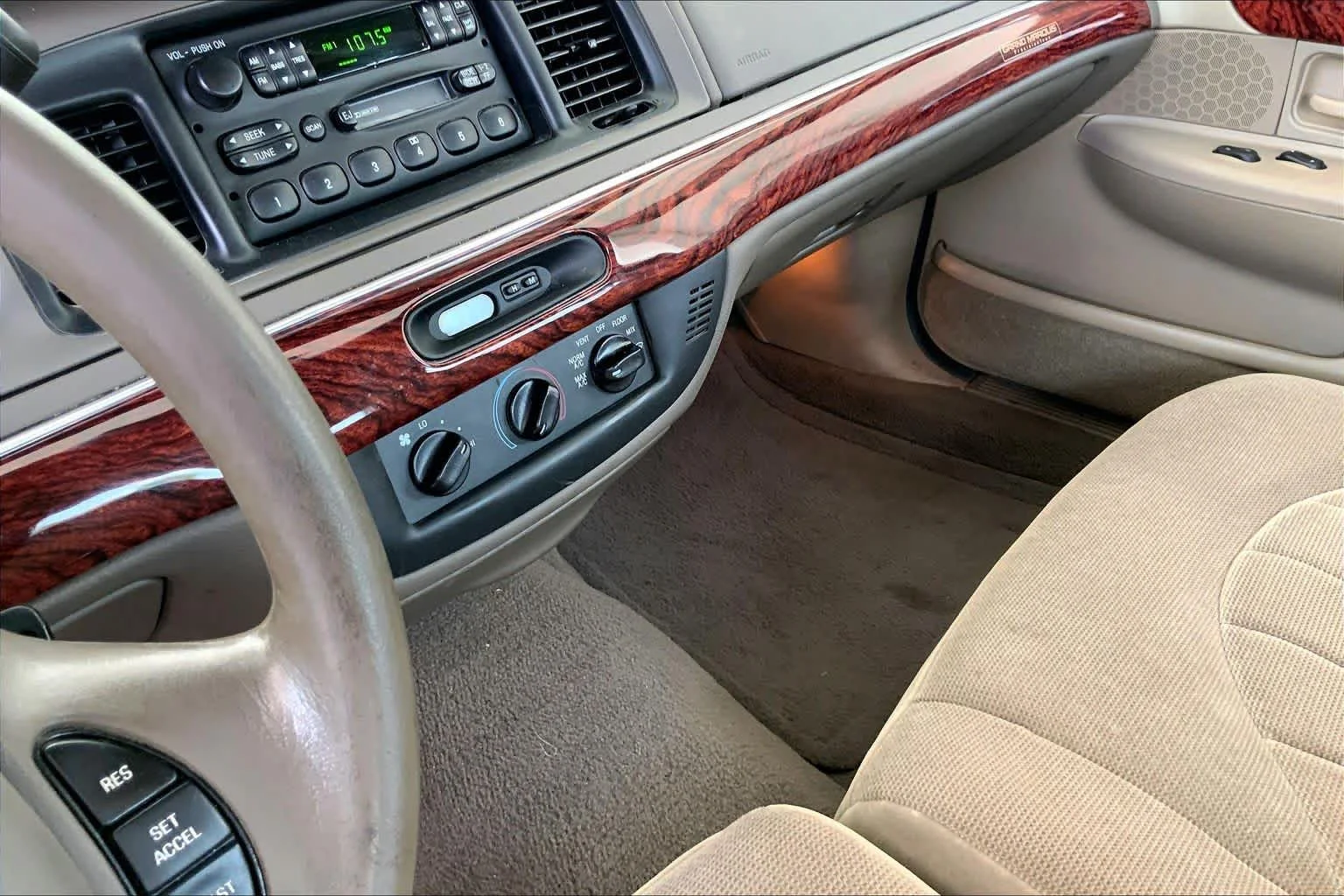 Used 2000 HARVEST GOLD CLEARCOAT METALLIC Mercury GS image 16