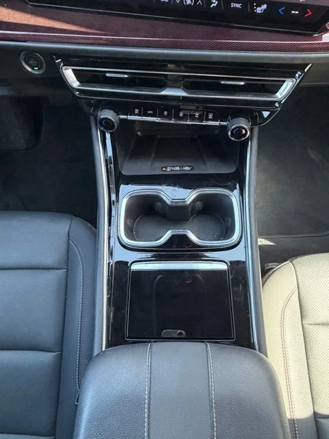 2025 Chevrolet Traverse Z71 - Photo 30