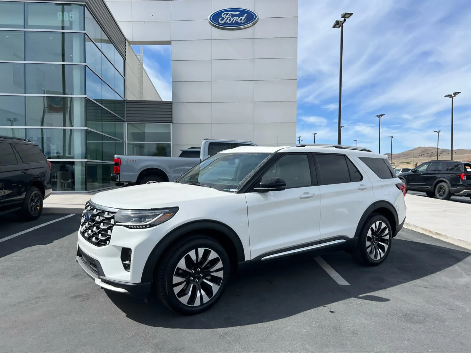 2026 Ford Explorer Platinum 4WD's photo